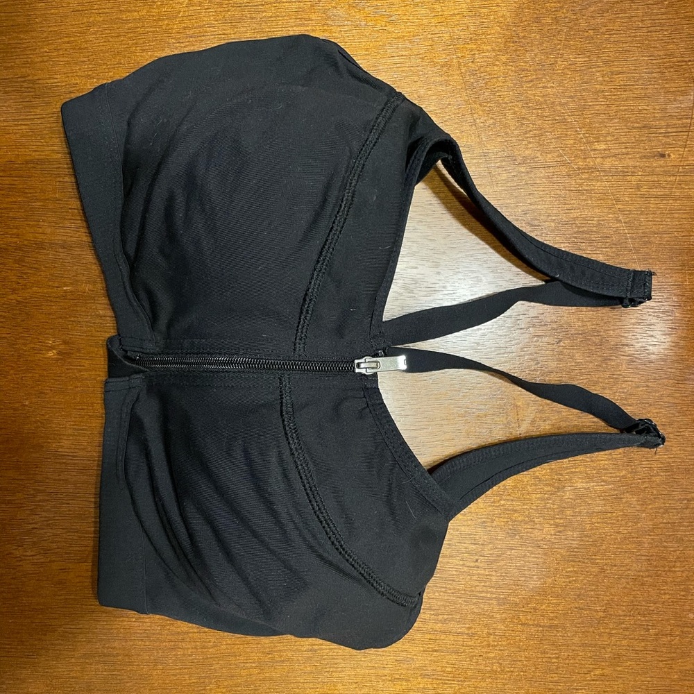 VS Zip Up Clasp Sports Bra